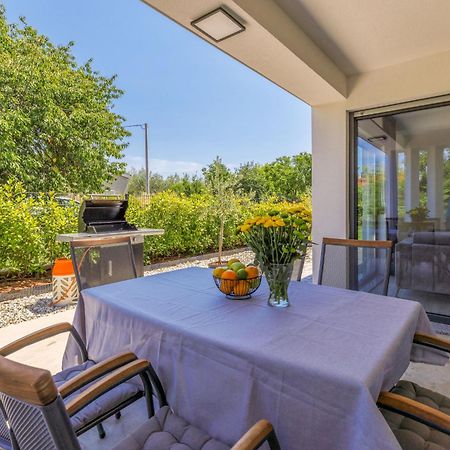 Holiday Home Villa Essea Kanfanar Exterior foto